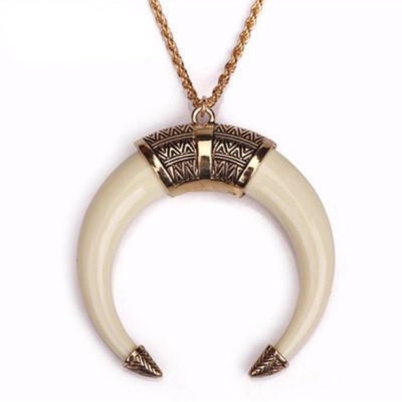 Jewelry - Boho Crescent Horn Necklace